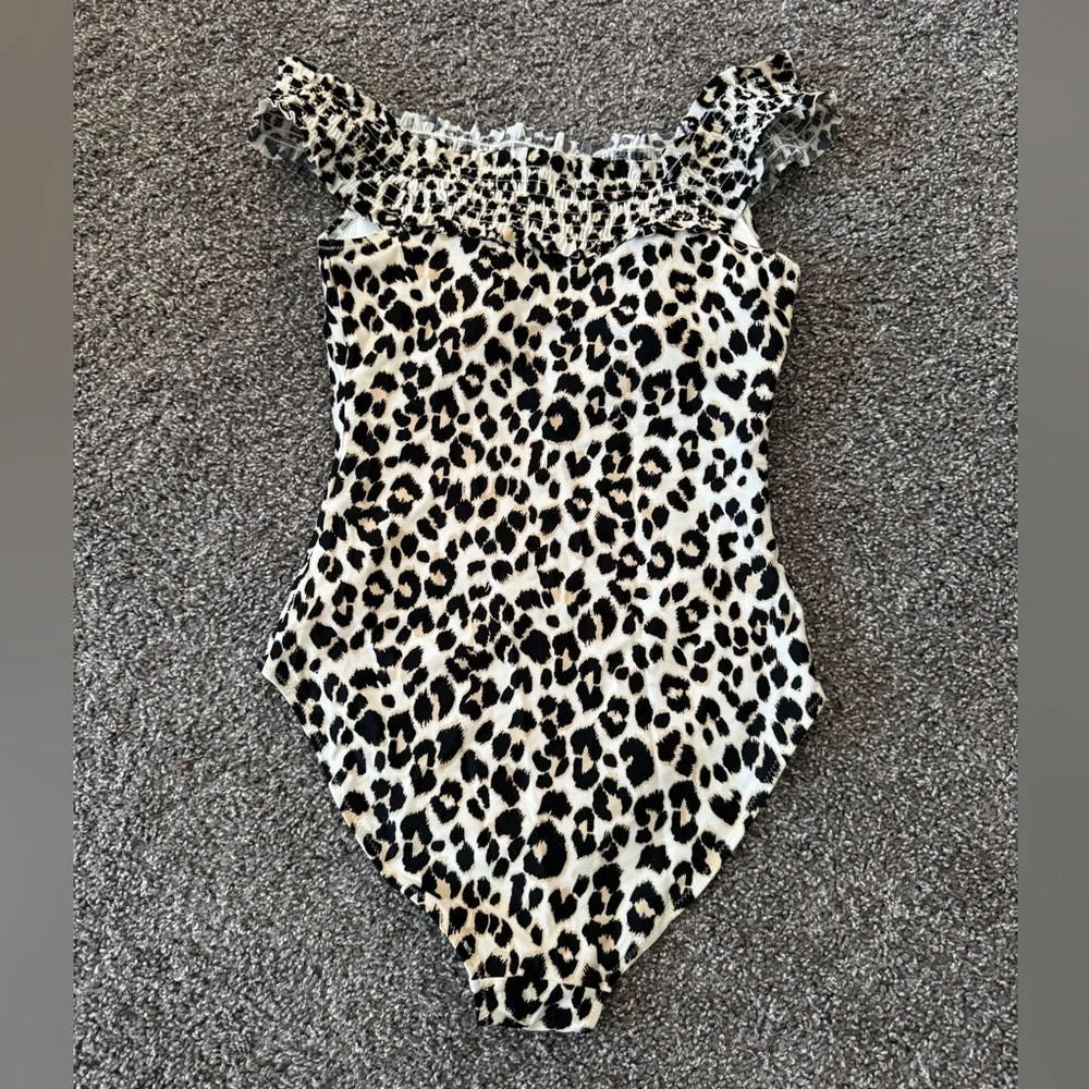 Old navy leopard off shoulder swimsuit - Picture 2 of 3